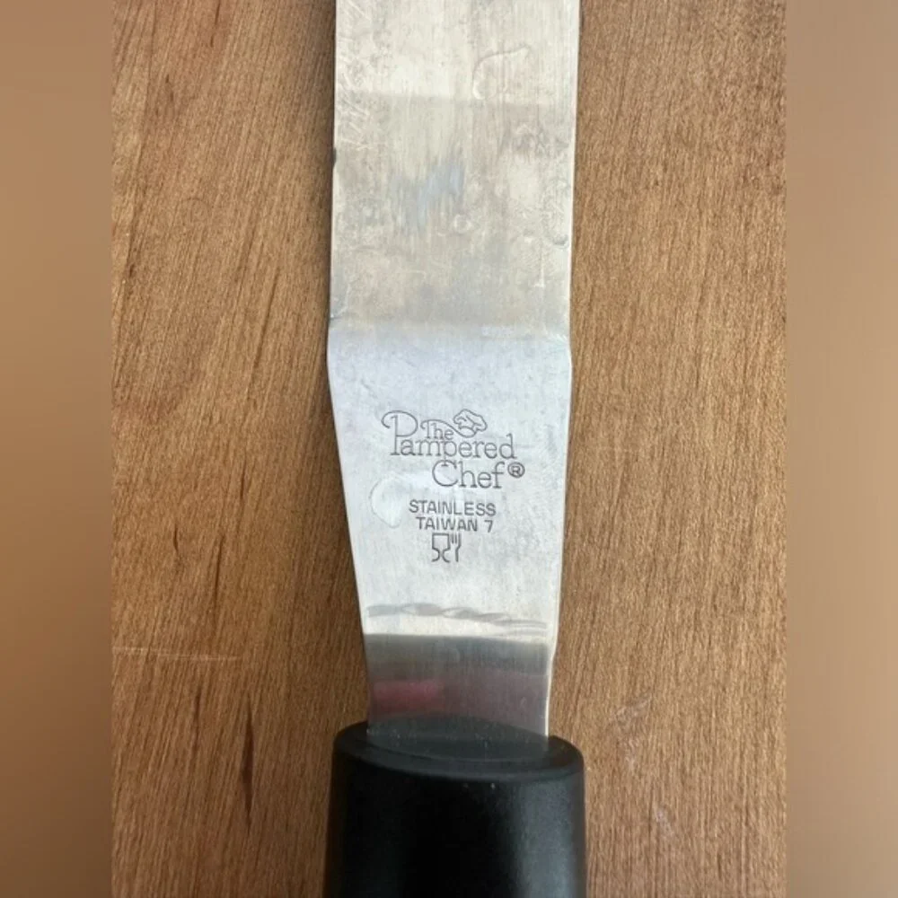 Pampered Chef Large Icing Spreader Model 1645 Spatula 13 Inch Length 8Inch Blade